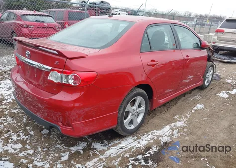 2011 Toyota Corolla S z USA, uszkodzony, nr VIN 2T1BU4EE4BC689218